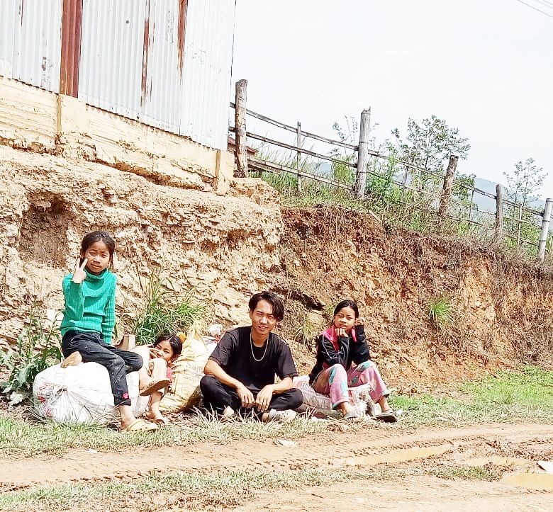 Khumong K along with primary school goers have picked up at least half a dozen sacks of non-degradable plastic wastes on Saturday.